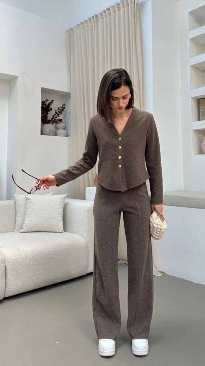 Düğme Detaylı Triko Takım