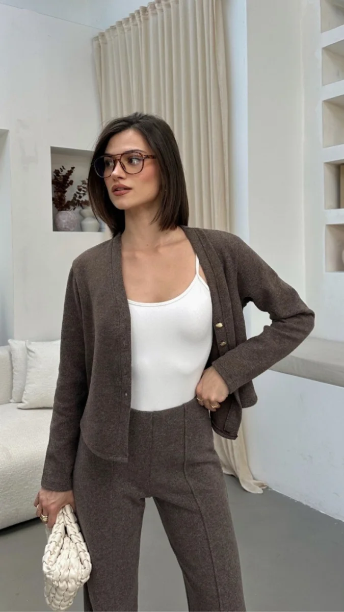 Düğme Detaylı Triko Takım