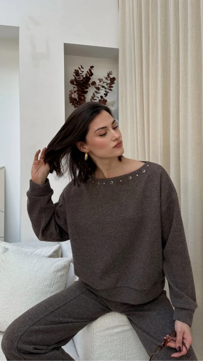 Kuşgözü Detaylı Triko Takım