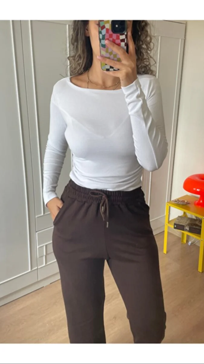 Kadın Vucuda Tam Oturan Yandan Büzgülü Body