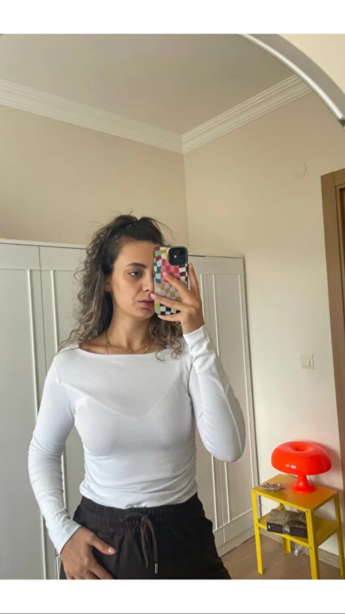 Kadın Vucuda Tam Oturan Yandan Büzgülü Body