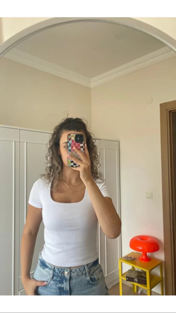 Kadın Kare Yaka Vücuda Oturan İç Göstermeyen Pamuk Bluz