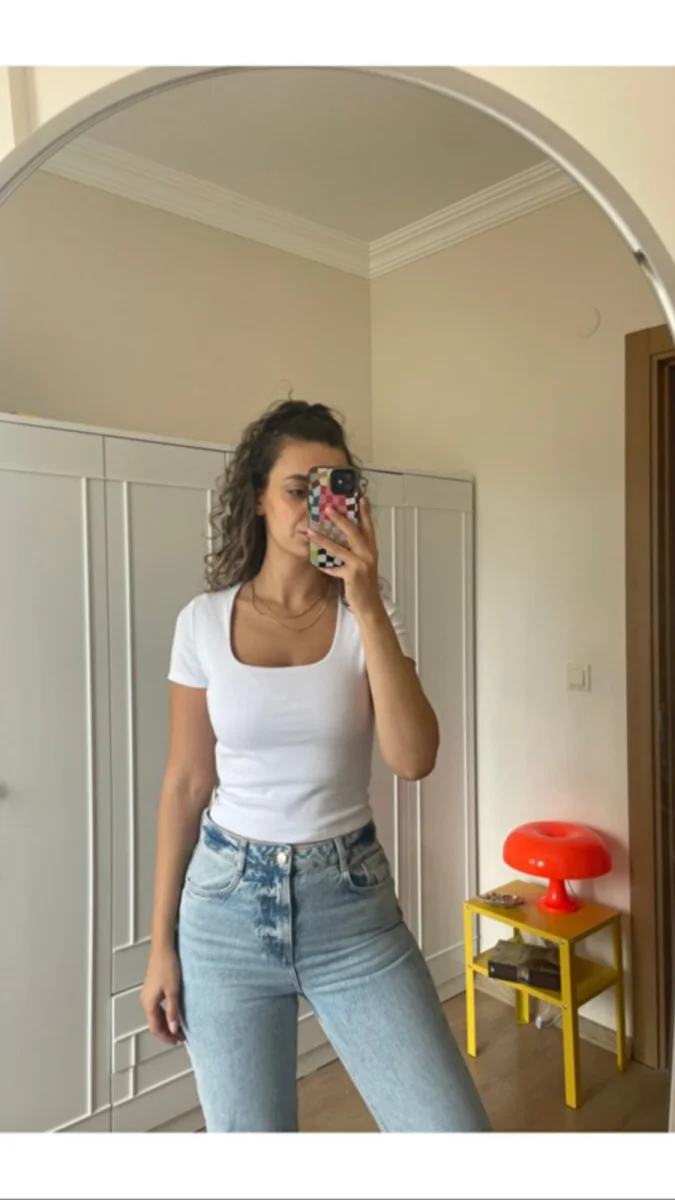 Kadın Kare Yaka Vücuda Oturan İç Göstermeyen Pamuk Bluz